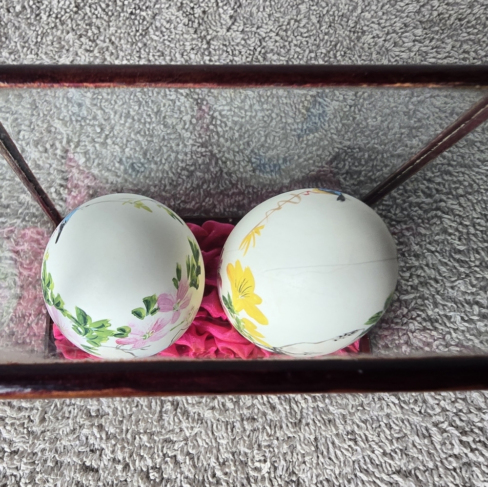 Decorative Two Floral Egg Set with Display Case - Picture 4 of 10